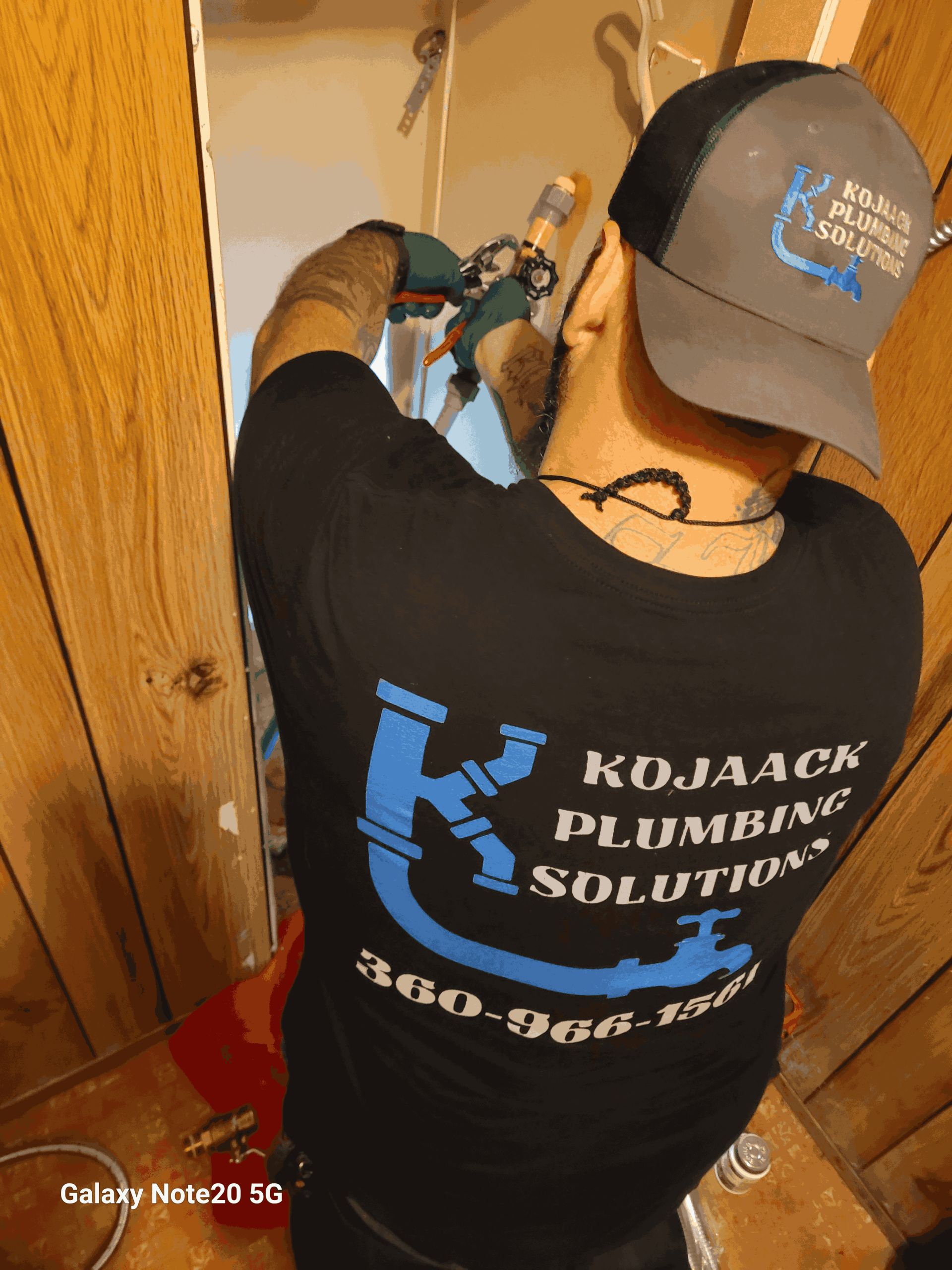Licensed plumber providing professional piping service